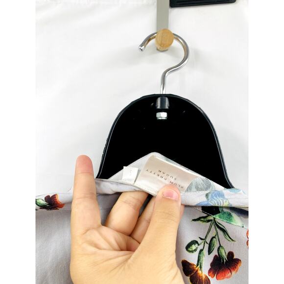 Plum Pretty Sugar Gray Floral Lightweight robe - Picture 4 of 4